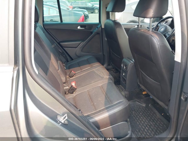 2012 VOLKSWAGEN TIGUAN SE W/SUNROOF & NAV VIN: WVGBV7AX9CW103574