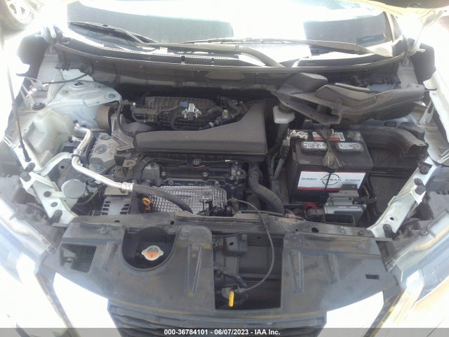 2018 NISSAN ROGUE SV VIN: KNMAT2MT5JP572542