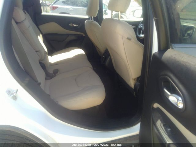 1C4PJLCB0GW351895 Jeep Cherokee Latitude