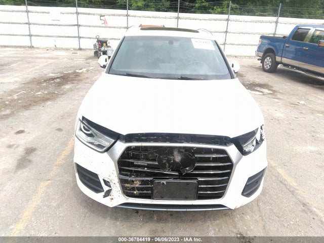 WA1JCCFS8HR016857 Audi Q3 Premium Plus