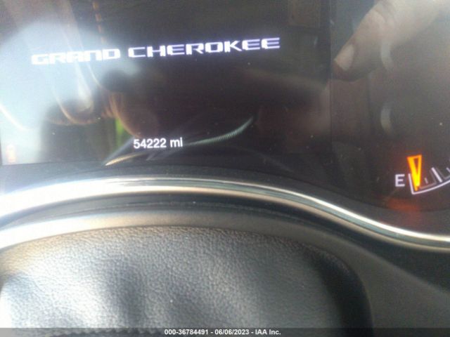 1C4RJFAG1JC374913 Jeep Grand Cherokee Altitude