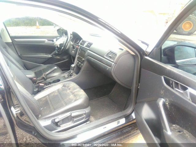 1VWDT7A34HC033665 Volkswagen Passat R-line W/comfort Pkg