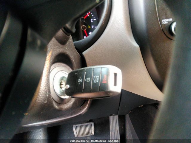 KNDJN2A25E7058430 KIA Soul Base