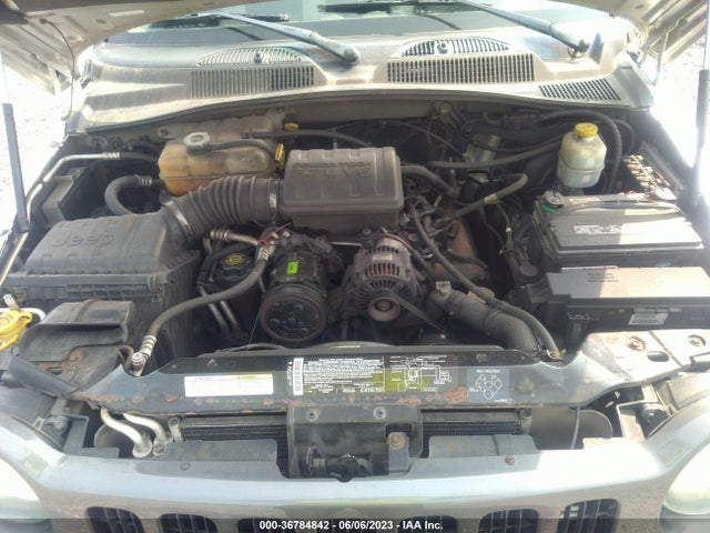 2003 JEEP LIBERTY SPORT VIN: 1J4GL48K33W693614