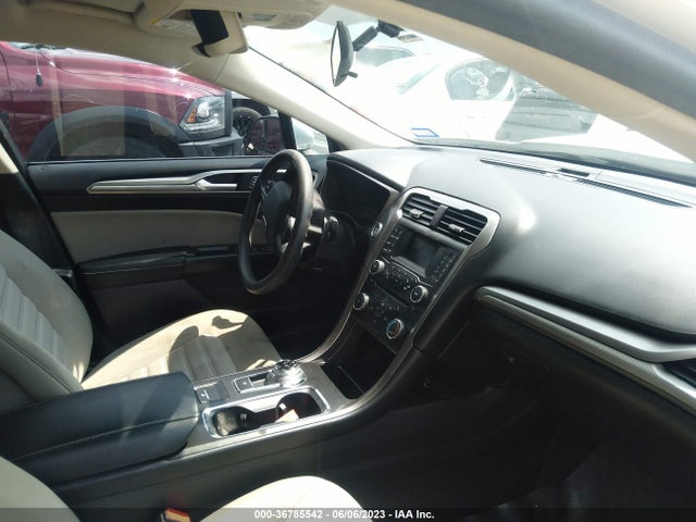 3FA6P0G71HR321877 Ford FUSION S