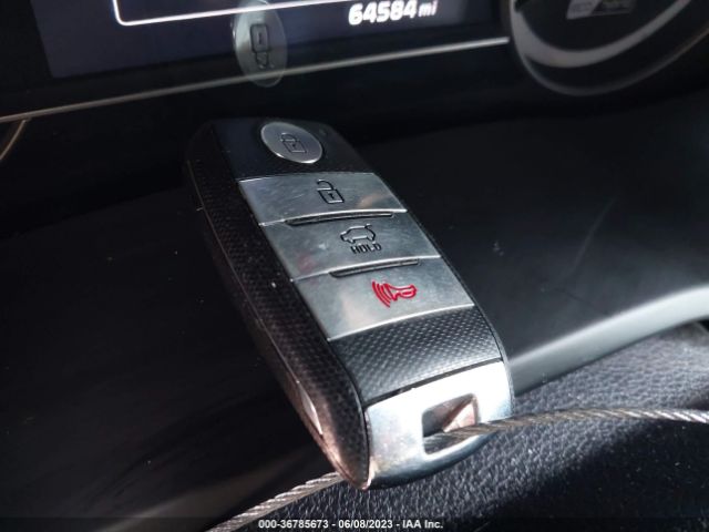 KNDCB3LC2K5245421 KIA NIRO LX