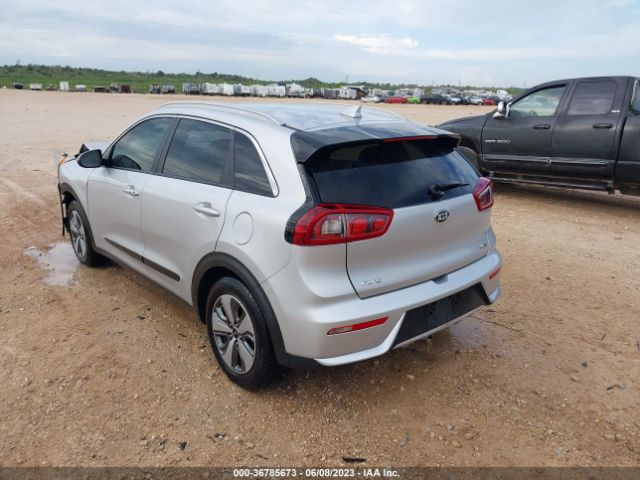 KNDCB3LC2K5245421 KIA NIRO LX
