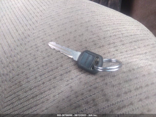 1998 CHEVROLET C/K 1500 VIN: 2GCEC19M1W1202853