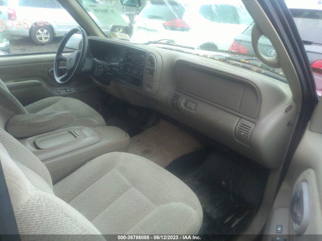 1998 CHEVROLET C/K 1500 VIN: 2GCEC19M1W1202853