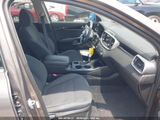 5XYPG4A3XKG538437 KIA SORENTO LX