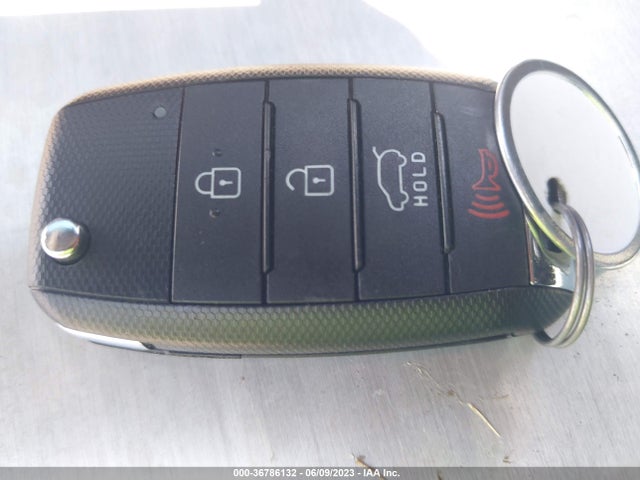 KIA SOUL + 2016 KNDJP3A5XG7286338 Image 3