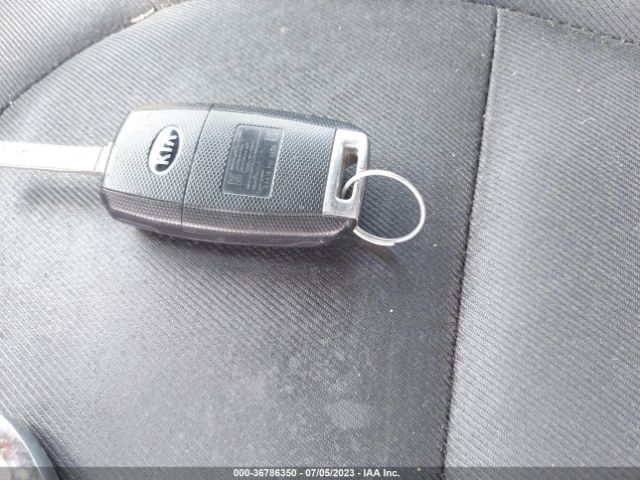 KNDJP3A54H7440687 KIA SOUL +