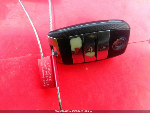 5XYPK4A58GG110082 KIA SORENTO SX
