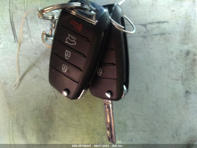 KNDPM3AC8J7483002 KIA Sportage Lx