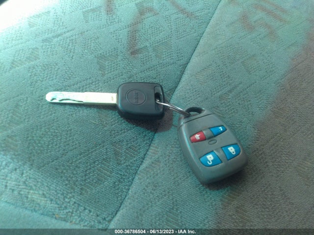 2003 HONDA PILOT LX VIN: 2HKYF18143H538115