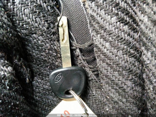 3KPA25ABXJE119047 KIA Rio 5-door Lx