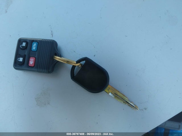 2005 MERCURY GRAND MARQUIS LS PREMIUM VIN: 2MEFM75W65X668297