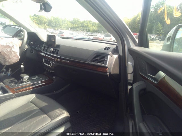 WA1BNAFY8J2075431 Audi Q5 Premium Plus