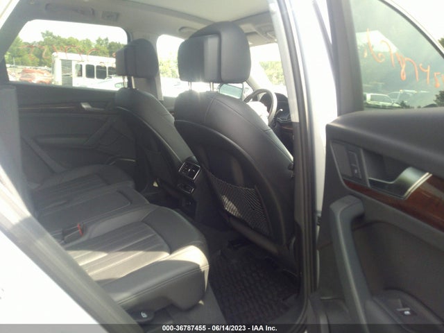 WA1BNAFY8J2075431 Audi Q5 Premium Plus