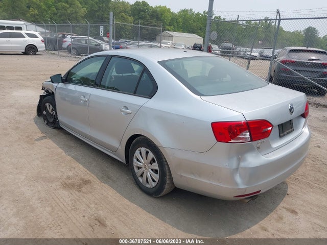 3VW2K7AJ3EM212606 Volkswagen Jetta Sedan S