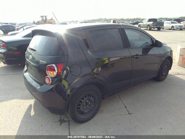 Chevrolet SONIC LS 2015 1G1JB6SHXF4162068 Image 4