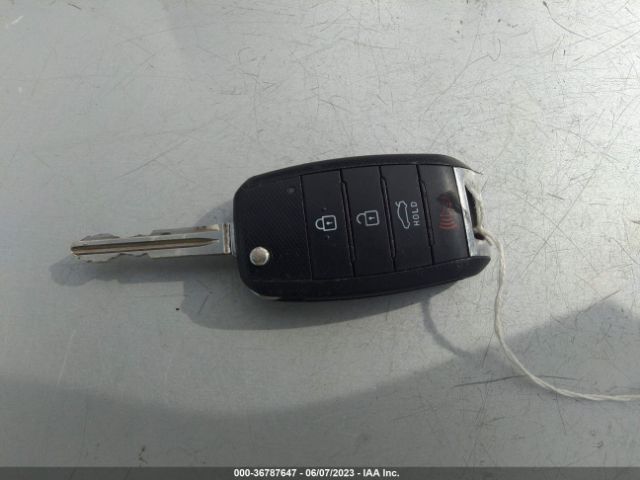 KNAFK5A81G5527089 KIA Forte 5-door Lx