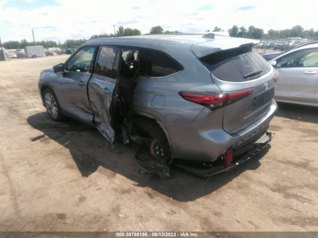 Toyota Highlander Platinum 2022 5TDFZRBH8NS221860 Image 9