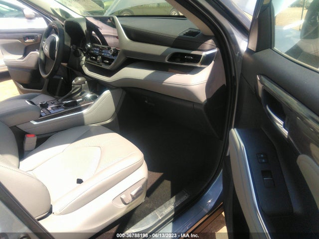 Toyota Highlander Platinum 2022 5TDFZRBH8NS221860 Image 11