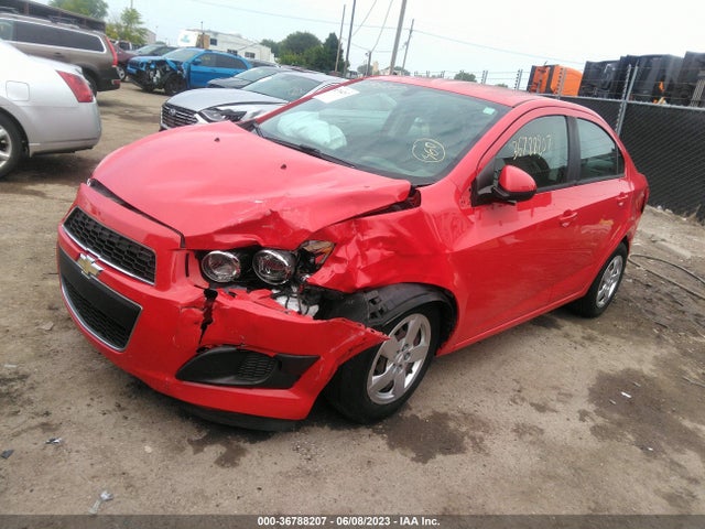 Chevrolet SONIC LS 2015 1G1JA5SH0F4116259 Image 2