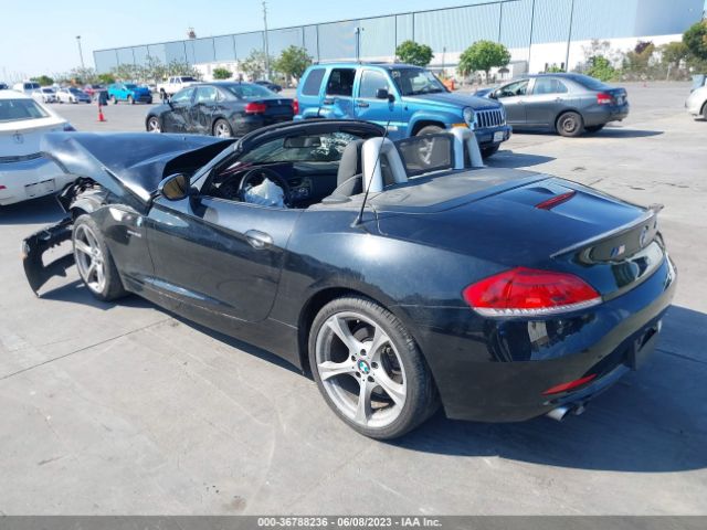 2013 BMW Z4 WBALL5C52DJ104740 Photo 2