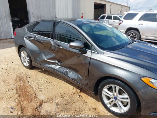 3FA6P0H72JR176286 Ford FUSION SE
