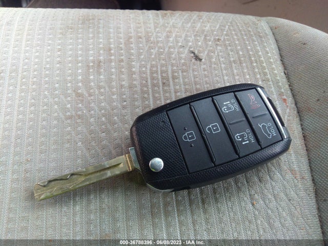 2019 KIA SEDONA LX VIN: KNDMB5C1XK6561741