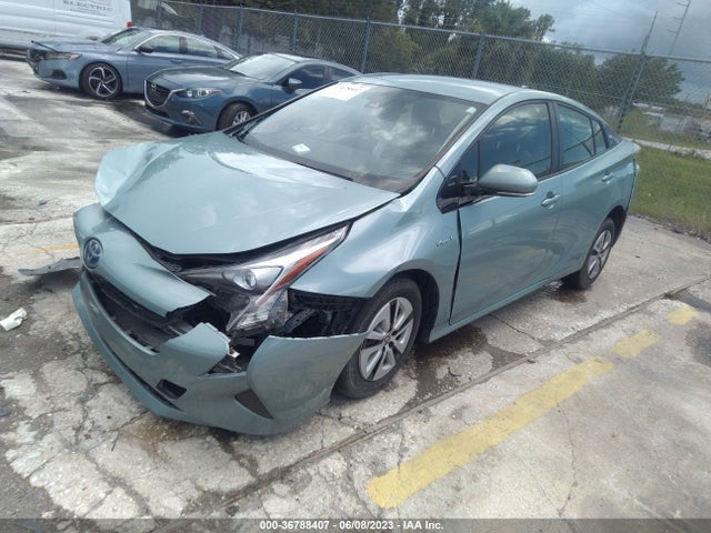 Toyota Prius Two Eco 2017 JTDKARFU7H3032877 Image 2