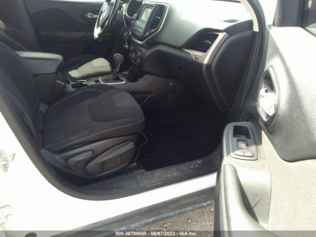 1C4PJMCBXFW678888 Jeep Cherokee Latitude