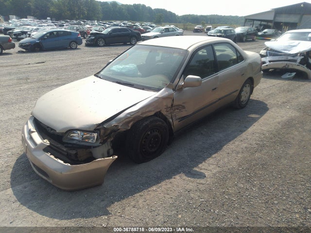 2000 HONDA ACCORD SDN LX VIN: 1HGCG6651YA130875