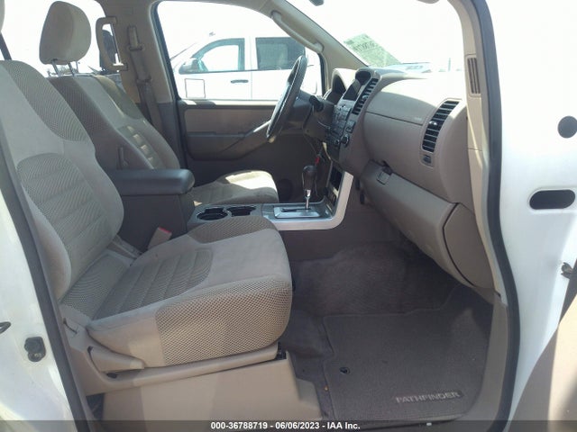 2010 NISSAN PATHFINDER SE VIN: 5N1AR1NB1AC627215