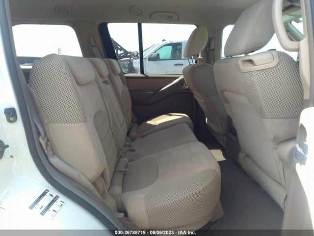 2010 NISSAN PATHFINDER SE VIN: 5N1AR1NB1AC627215
