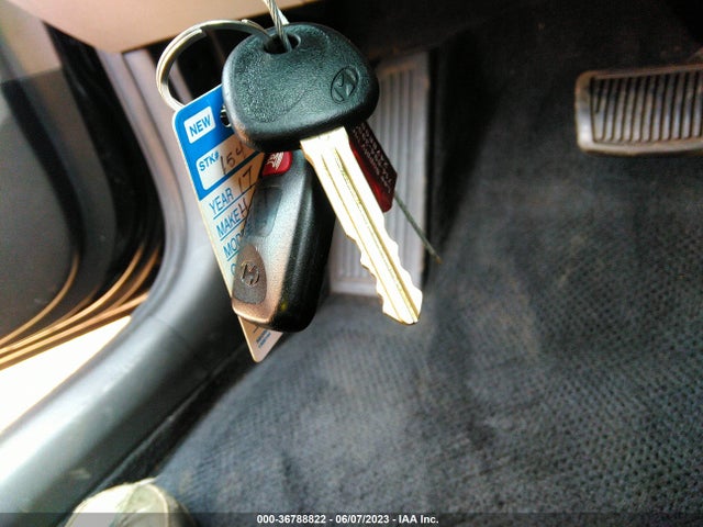 2017 HYUNDAI ELANTRA SE VIN: KMHD84LF3HU099219