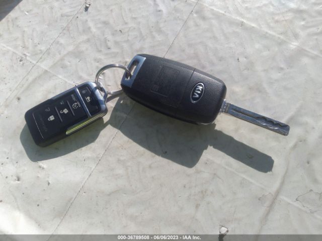 KNDPMCAC5H7219911 KIA Sportage Lx