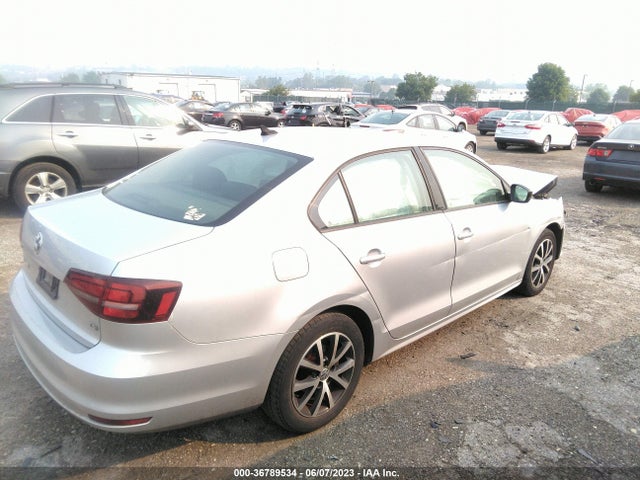 3VWD67AJ4GM280137 Volkswagen Jetta Sedan 1.4t Se