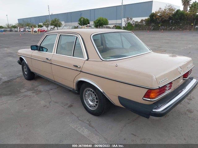 1983 MERCEDES-BENZ 300 DT VIN: WDBAB33A5DB031466