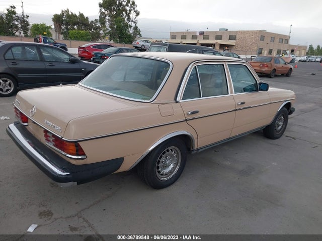 1983 MERCEDES-BENZ 300 DT VIN: WDBAB33A5DB031466