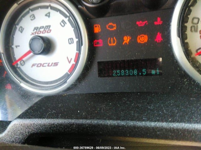 2010 FORD FOCUS SE VIN: 1FAHP3FN2AW245423
