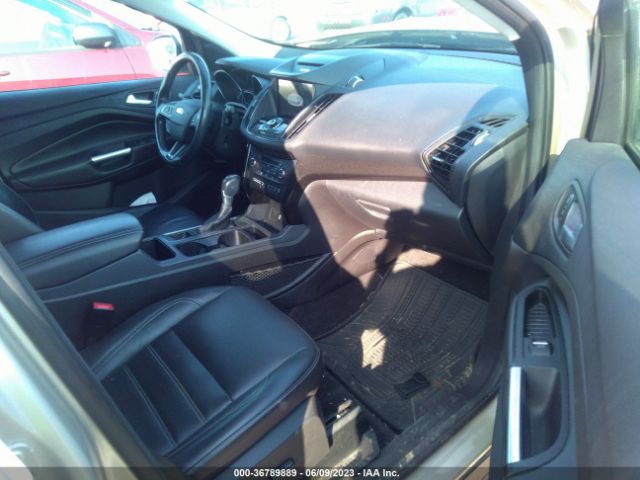 1FMCU0J95HUE14535 Ford Escape Titanium