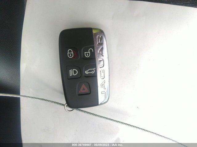 2019 JAGUAR F-PACE SADCJ2FX2KA601759 Photo 10