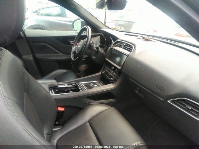 2019 JAGUAR F-PACE SADCJ2FX2KA601759 Photo 4