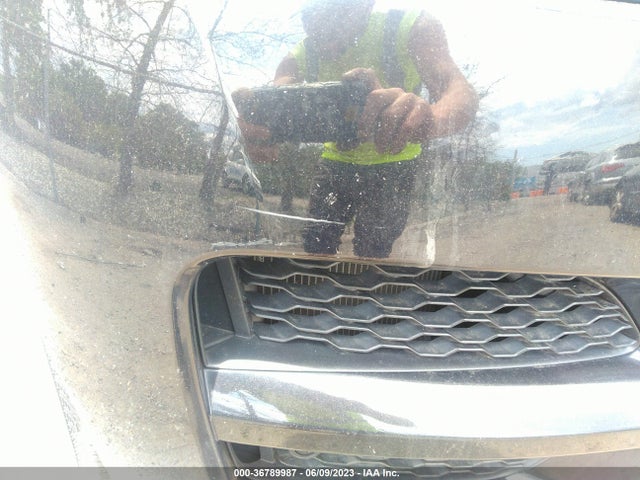 2019 JAGUAR F-PACE SADCJ2FX2KA601759 Photo 5