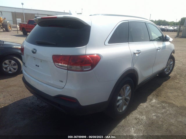 2016 KIA SORENTO LX VIN: 5XYPGDA5XGG043275