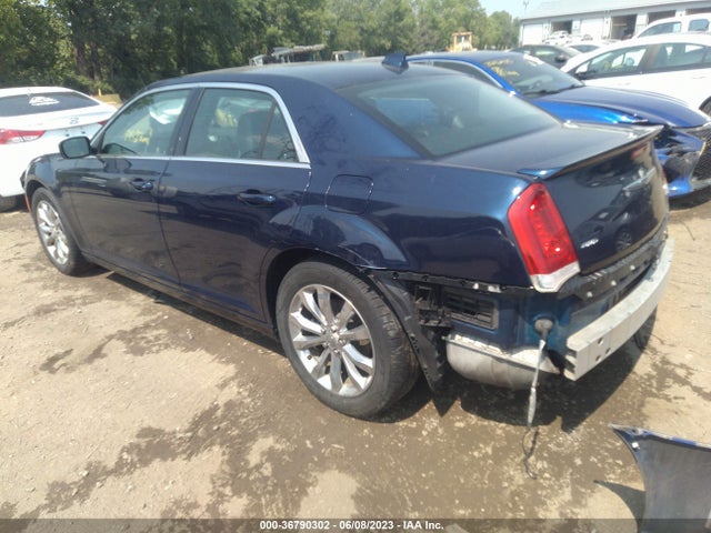 Chrysler 300 Limited 2015 2C3CCARG4FH830841 Image 3