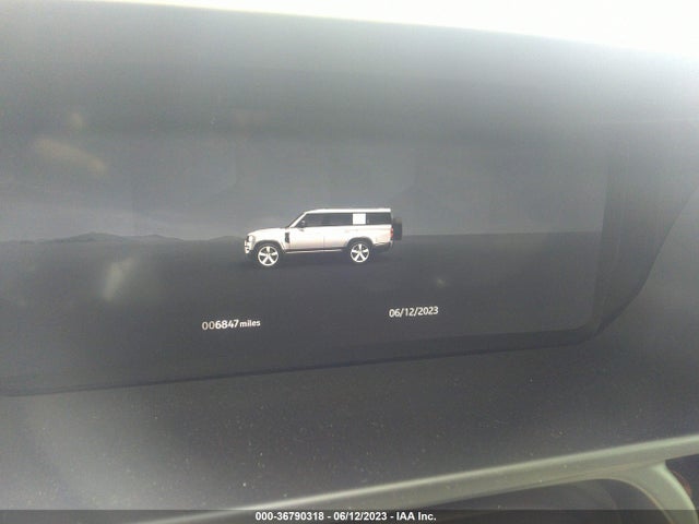 2023 Land Rover Defender, VIN: SALEPFEUXP2172592